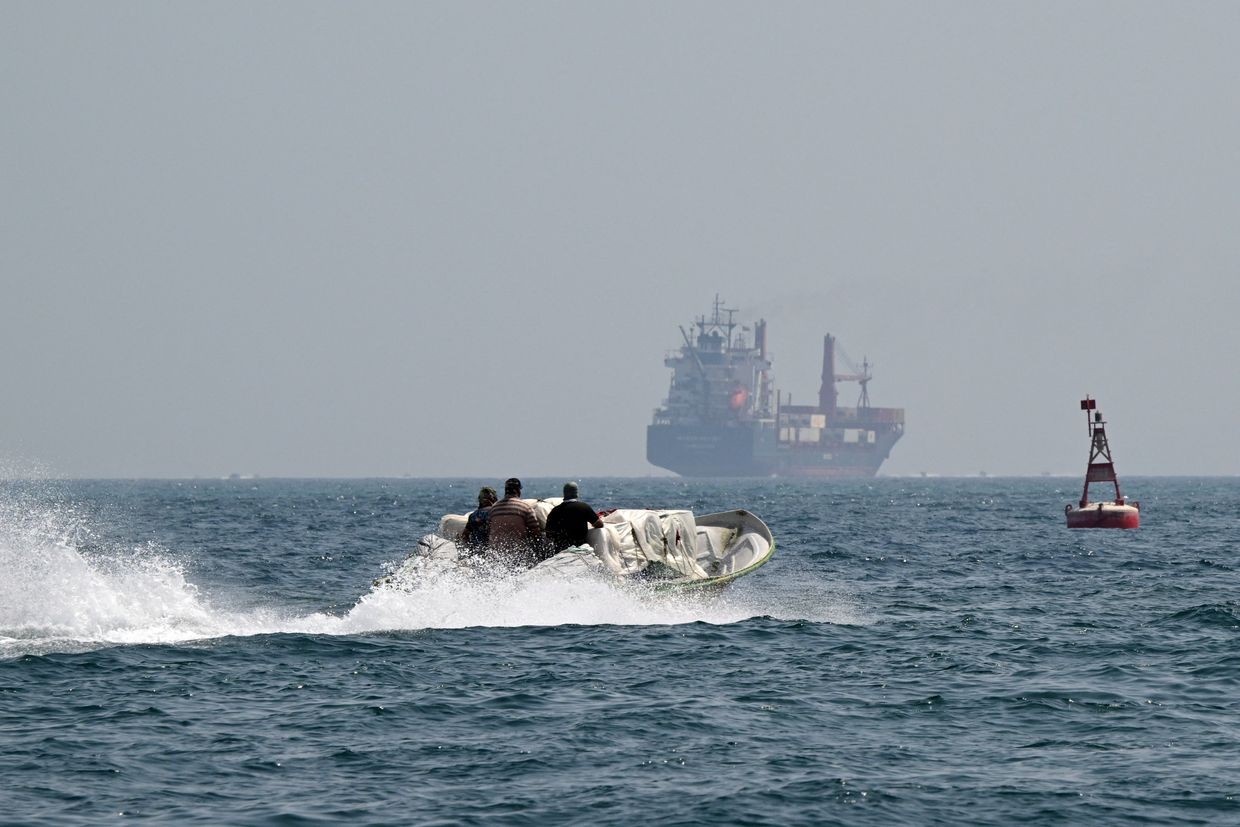 Iran reportedly preparing to mine Strait of Hormuz, a possible boon for Russia's Ukraine war coffers