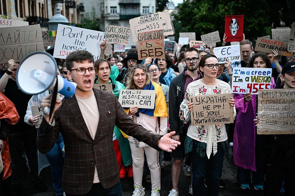 Ukrainians return to streets to back anti-corruption agencies ahead of key vote
