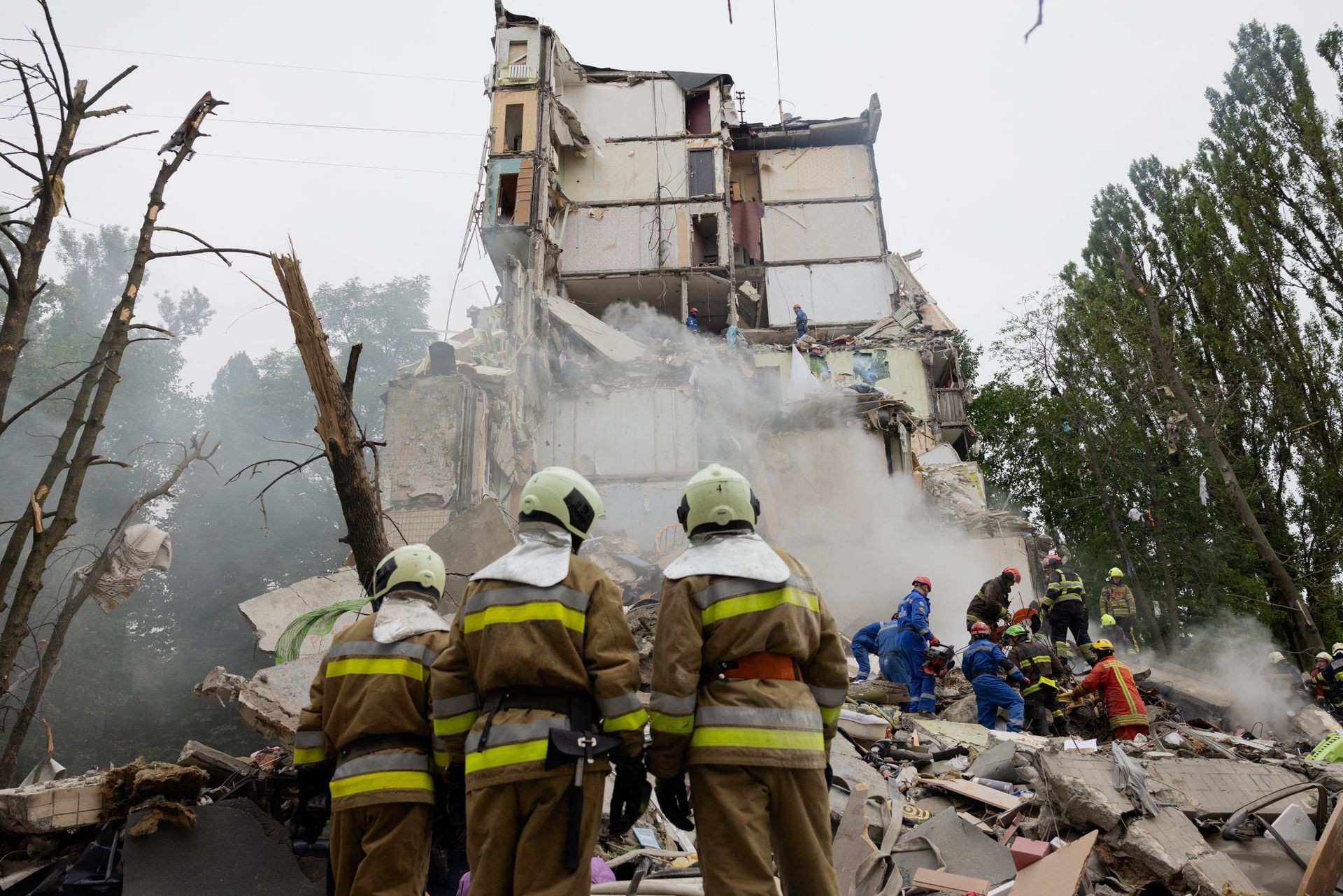 9 killed, 107 injured in Russian attacks on Ukraine over past day