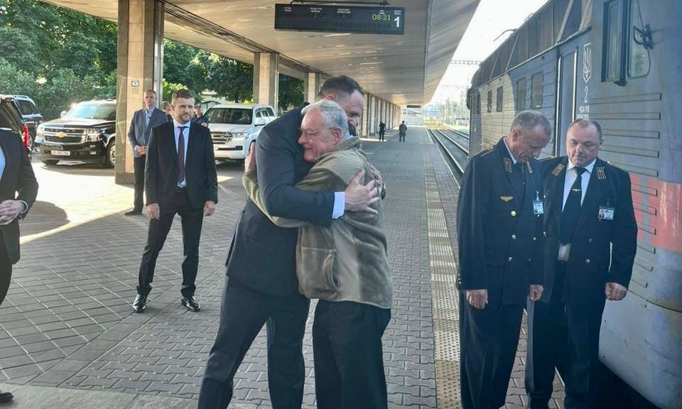 As Trump pledges more Patriot systems, US envoy Kellogg arrives in Kyiv