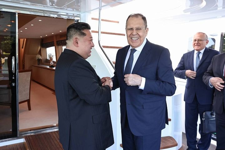 Kim Jong Un pledges to 'unconditionally' support Russia's war against Ukraine