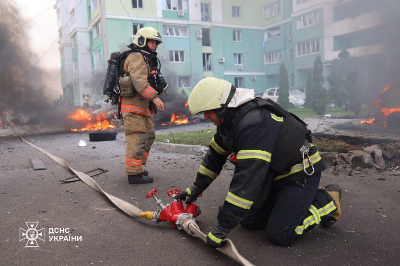 Russian glide bombs strike Kharkiv residential high-rise building, injuring at least 41