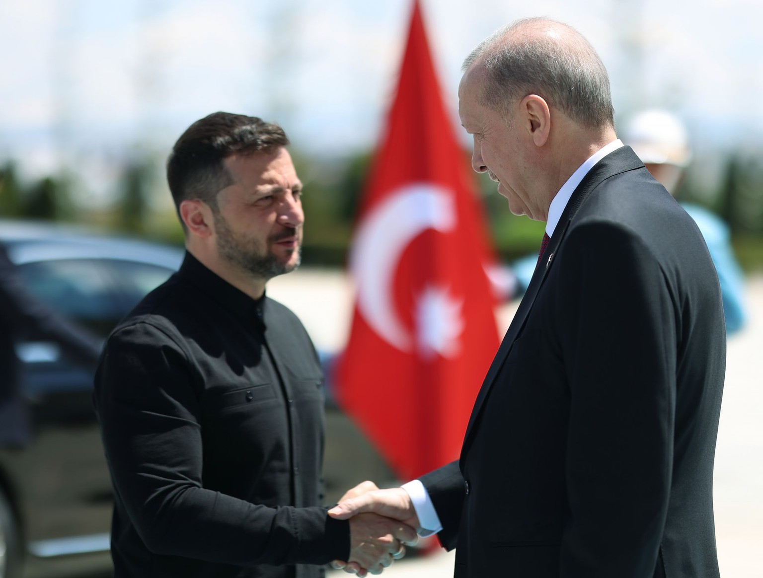 Zelensky discusses security guarantees with Erdogan, says they'll be 'set out on paper next week'