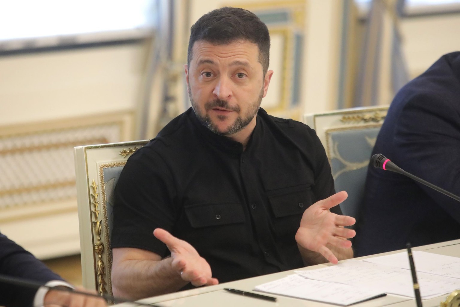 NGOs urge Zelensky to veto bill restricting access to real estate registers