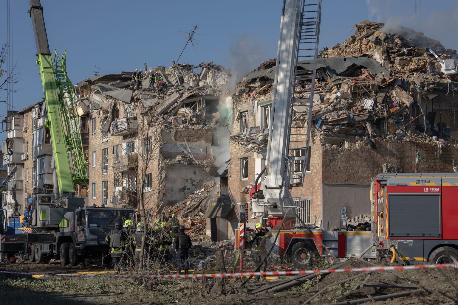 White House equates Russian, Ukrainian strikes after Moscow attack killed 23 in Kyiv