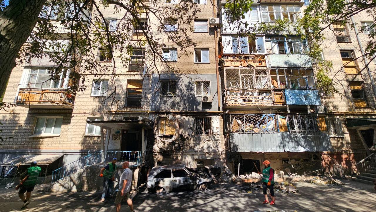 Russian attacks kill 5, injure 61 in Ukraine over past day