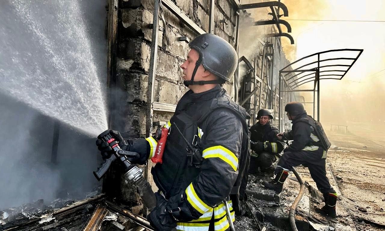 Zelensky says Putin undermines diplomatic efforts after Russian strike on Zaporizhzhia kills 3, injures 23