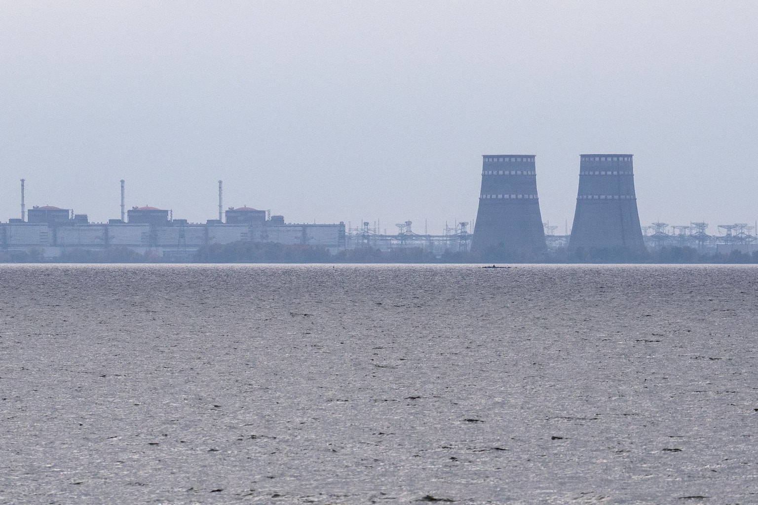 Russia cuts Zaporizhzhia nuclear plant from Ukrainian grid to test Russian link as blackout nears 3 weeks, Kyiv says