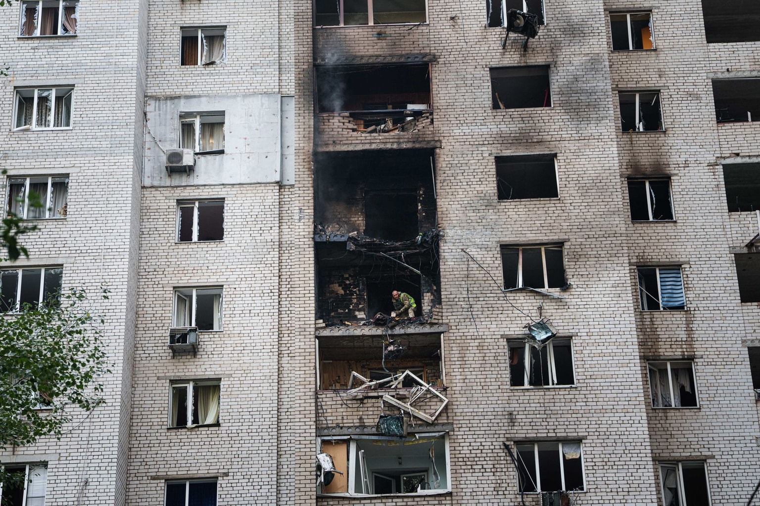  house damaged in a Russian strike in Kyiv, Ukraine, on Sept. 25, 2026. 