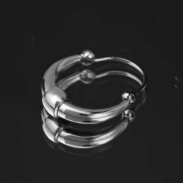 silver-earring-from-ukrainian-brand-gush