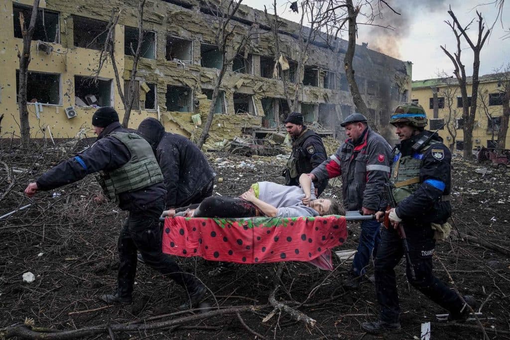 The Guardian names Ukrainian Evgeniy Maloletka photographer of the year