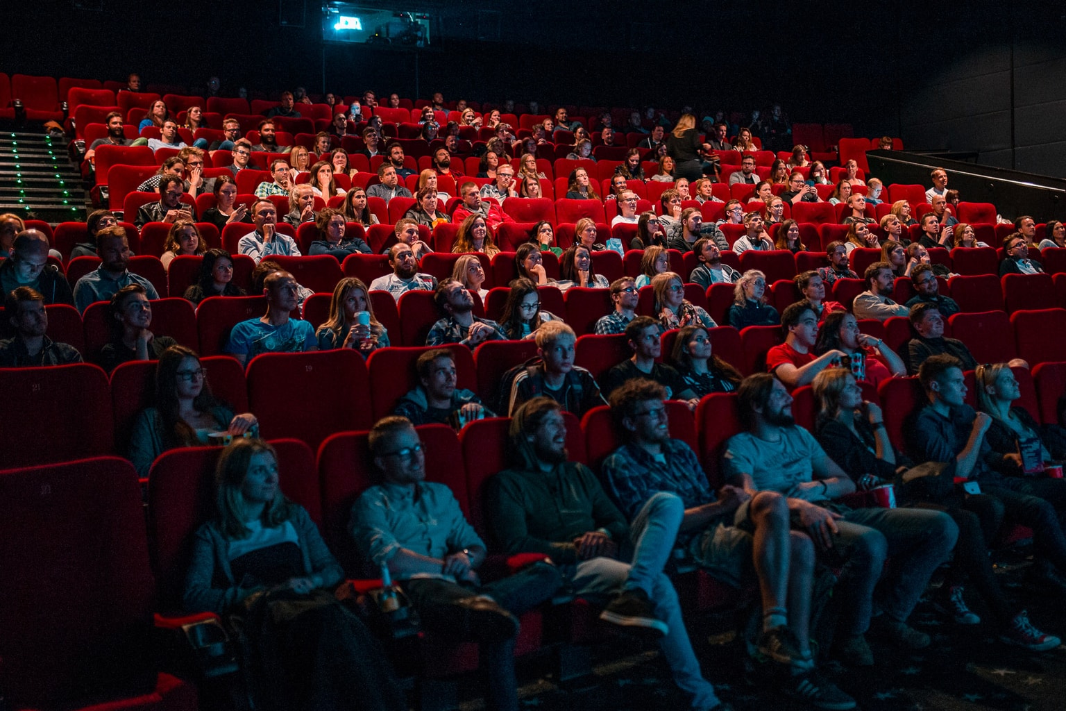 Ukrainians spend Hr 1,000 vaccination bounty on cinemas, books, theaters