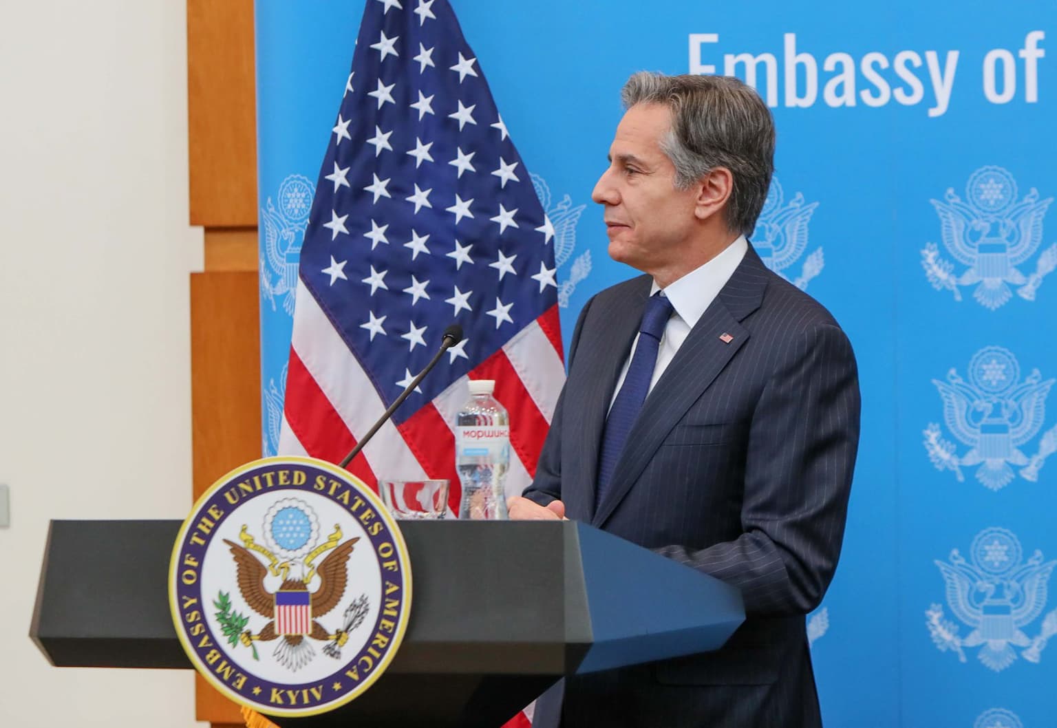 US orders diplomats' families to leave Kyiv, citing ‘threat of Russian military action’