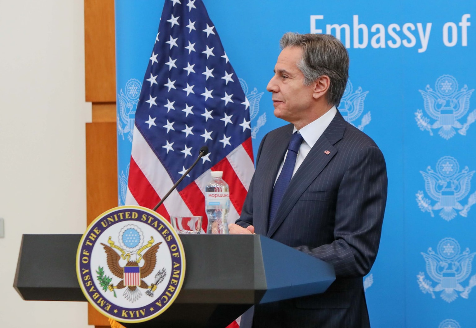 US orders diplomats' families to leave Kyiv, citing ‘threat of Russian military action’