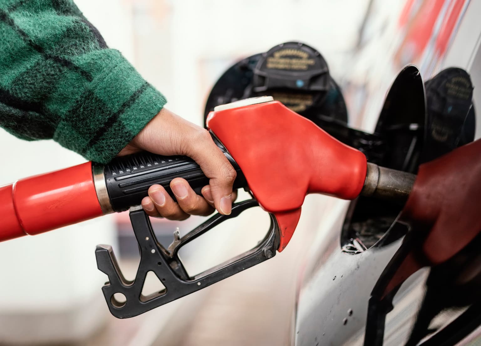 Ukraine allegedly loses $40 million in taxes due to shady gasoline production
