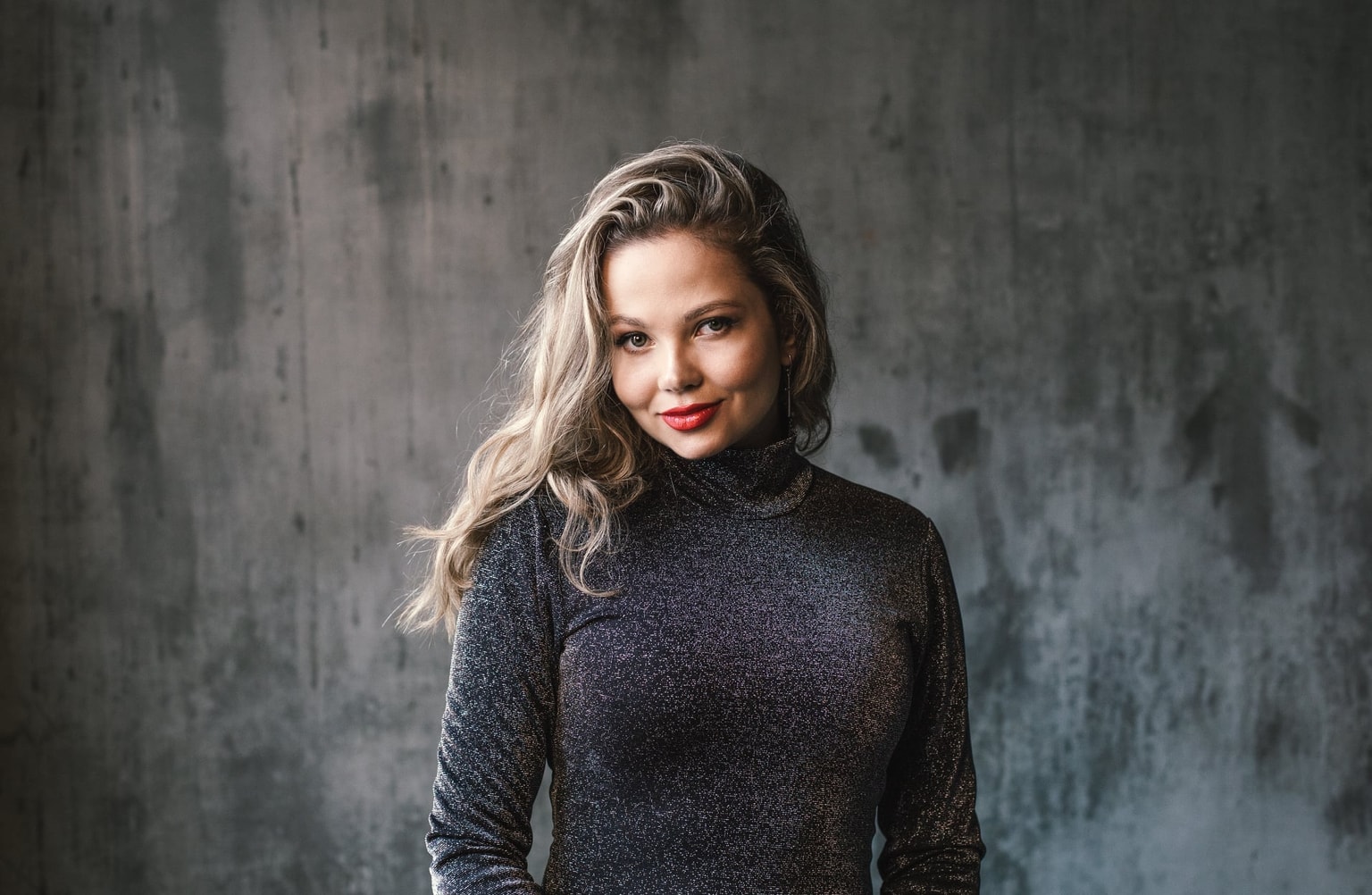 Olha Yevstihnieieva photo