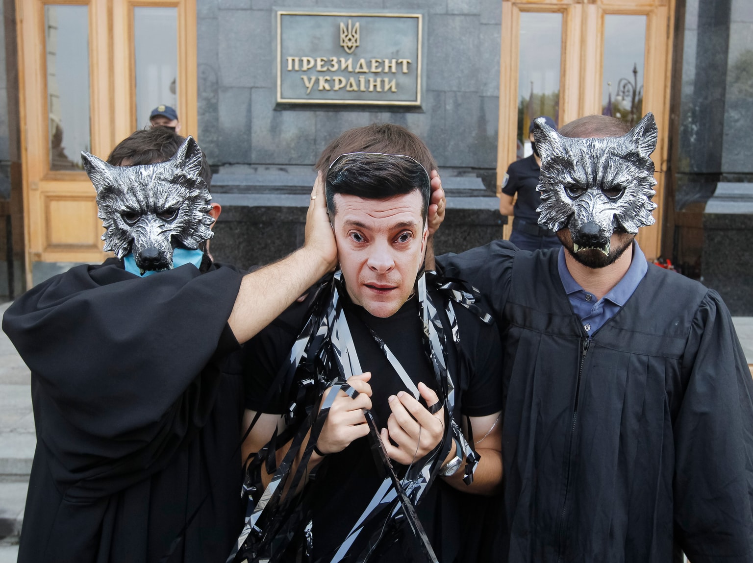 Oleg Sukhov: Ukrainian kleptocrats use war to entrench corruption, with Western experts as facade