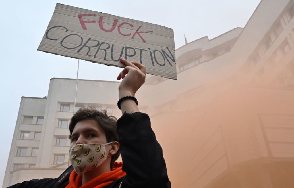 Investigative journalists: Judge supported by Western experts may be implicated in corruption