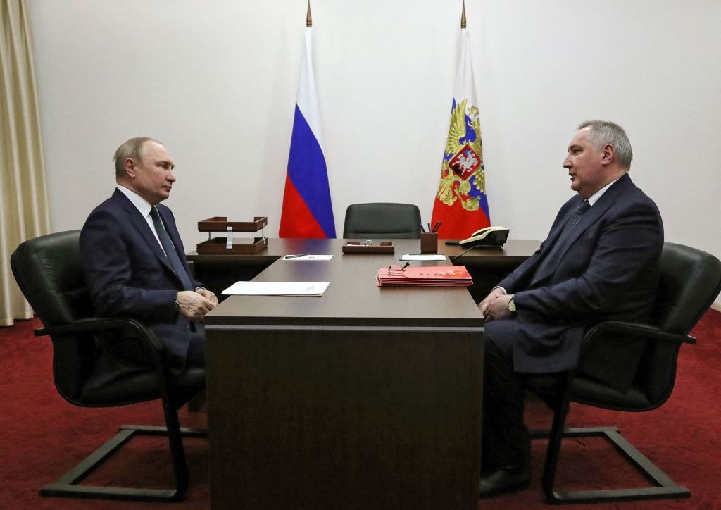 Ex-Roscosmos head Rogozin, Donetsk proxy leader injured in possible targeted strike