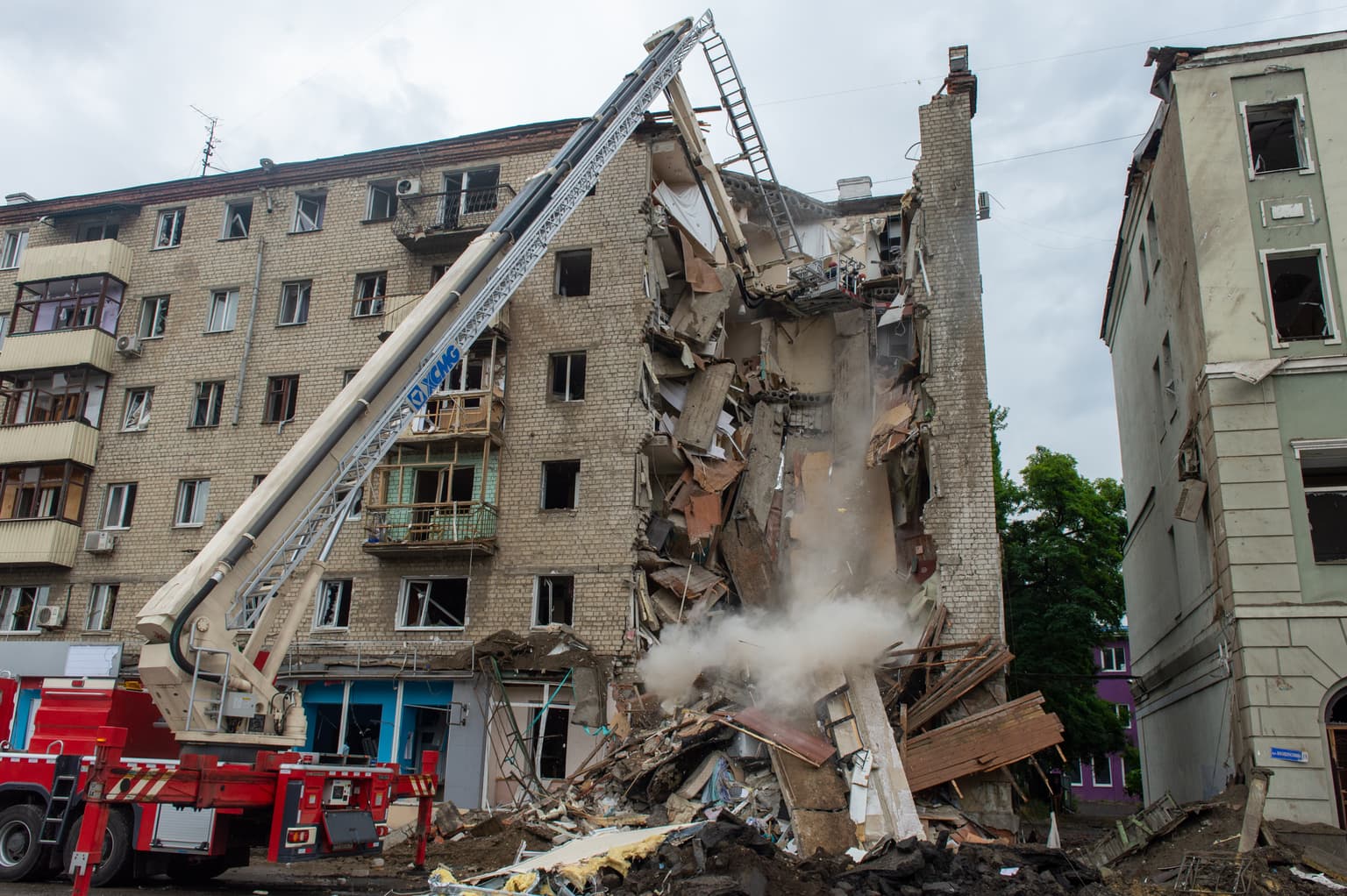 Russia steps up missile attacks, killing dozens across Ukraine