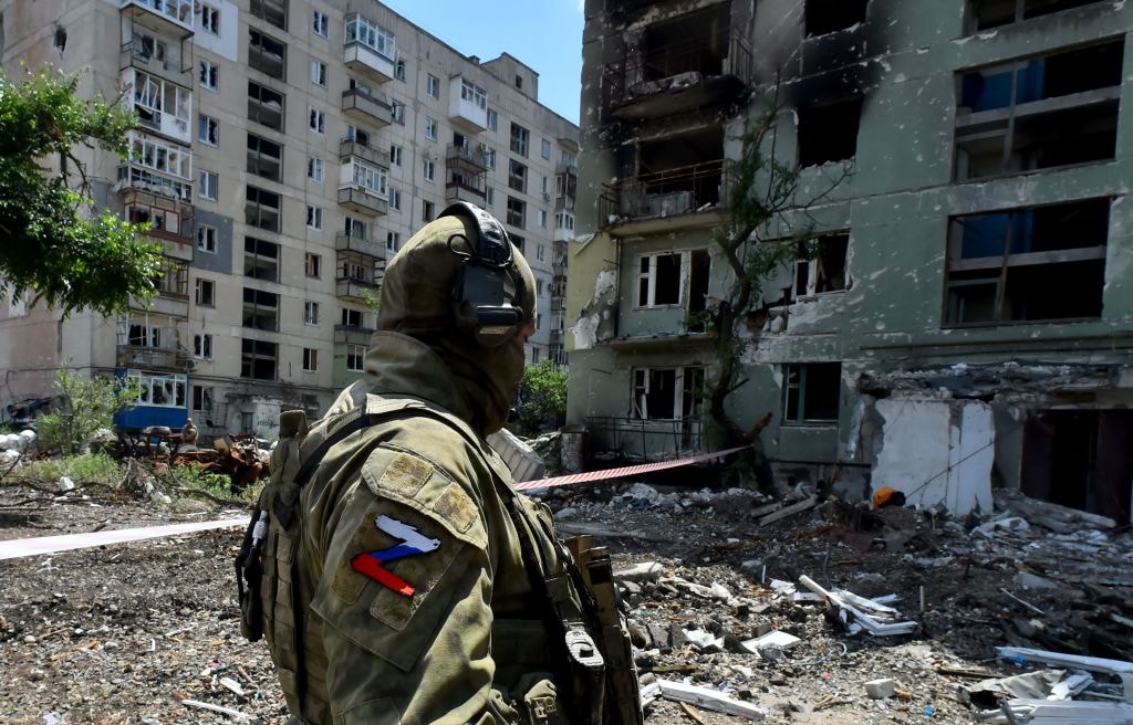 UK sanctions Russian officials and lab over chemical weapons use in Ukraine