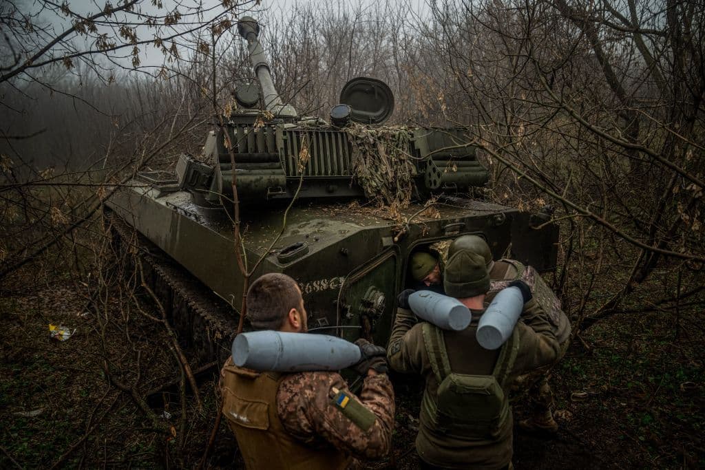 Zelensky: Russia fires 10 times more shells, uses 300 aircraft in Ukraine only
