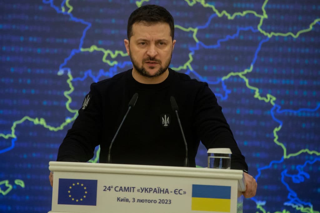 Ukraine won't surrender Bakhmut, says Zelensky as Russia advances near