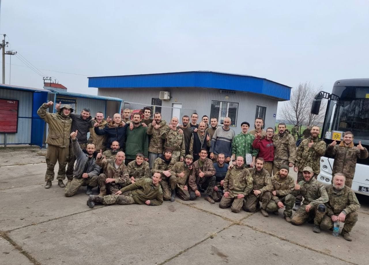 Ukraine returns 45 POWs from Russian captivity
