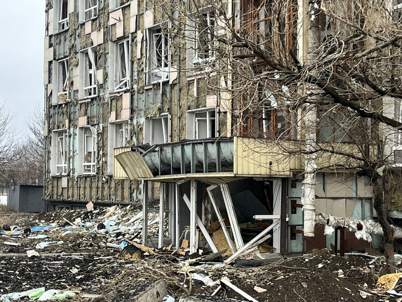 Governor: Avdiivka in Donetsk Oblast under heavy fire, 1 injured