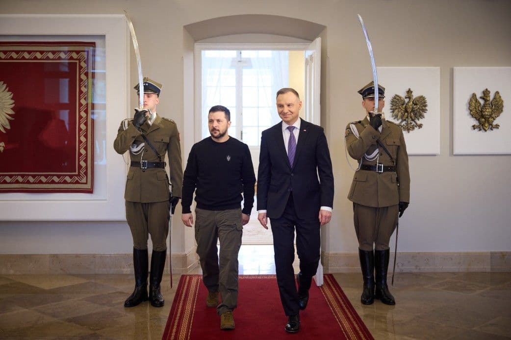 Zelensky announces new military aid package from Poland