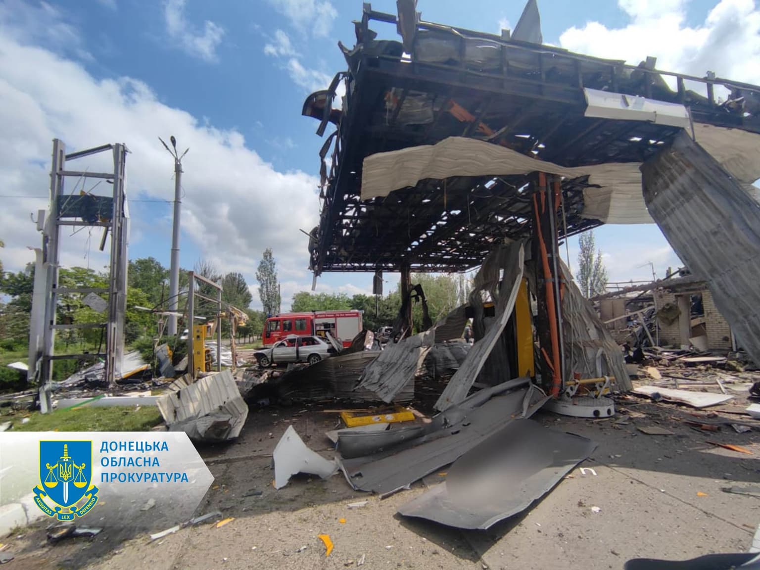Update: 2 people killed, 8 injured in Donetsk Oblast following Russian guided bomb attack