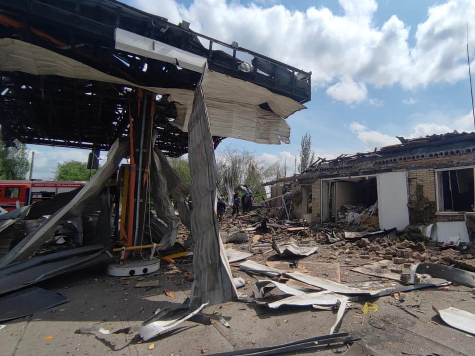 1 killed, 9 injured in Russian airstrike on Donetsk Oblast