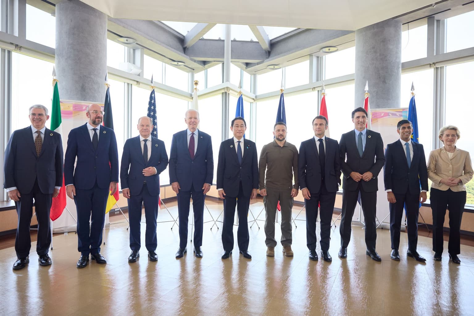 FT: G7 developing plans to support Ukraine in securing funds by leveraging Russian assets as financial safety net.