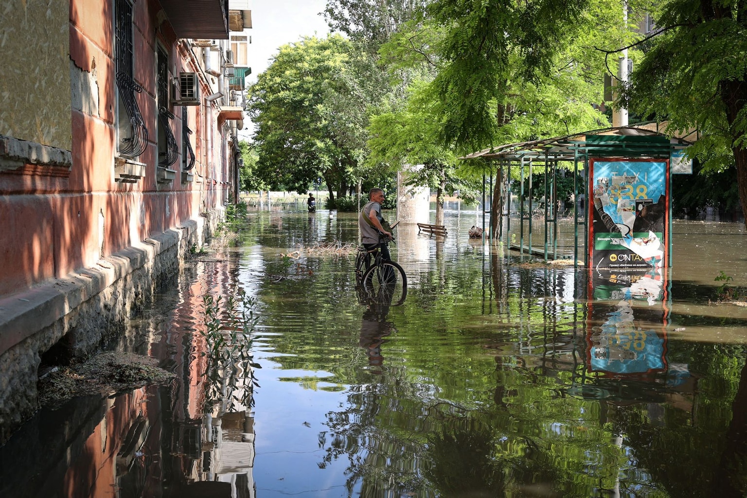Ukraine war latest: Russia destroys Kakhovka dam, sparks environmental disaster