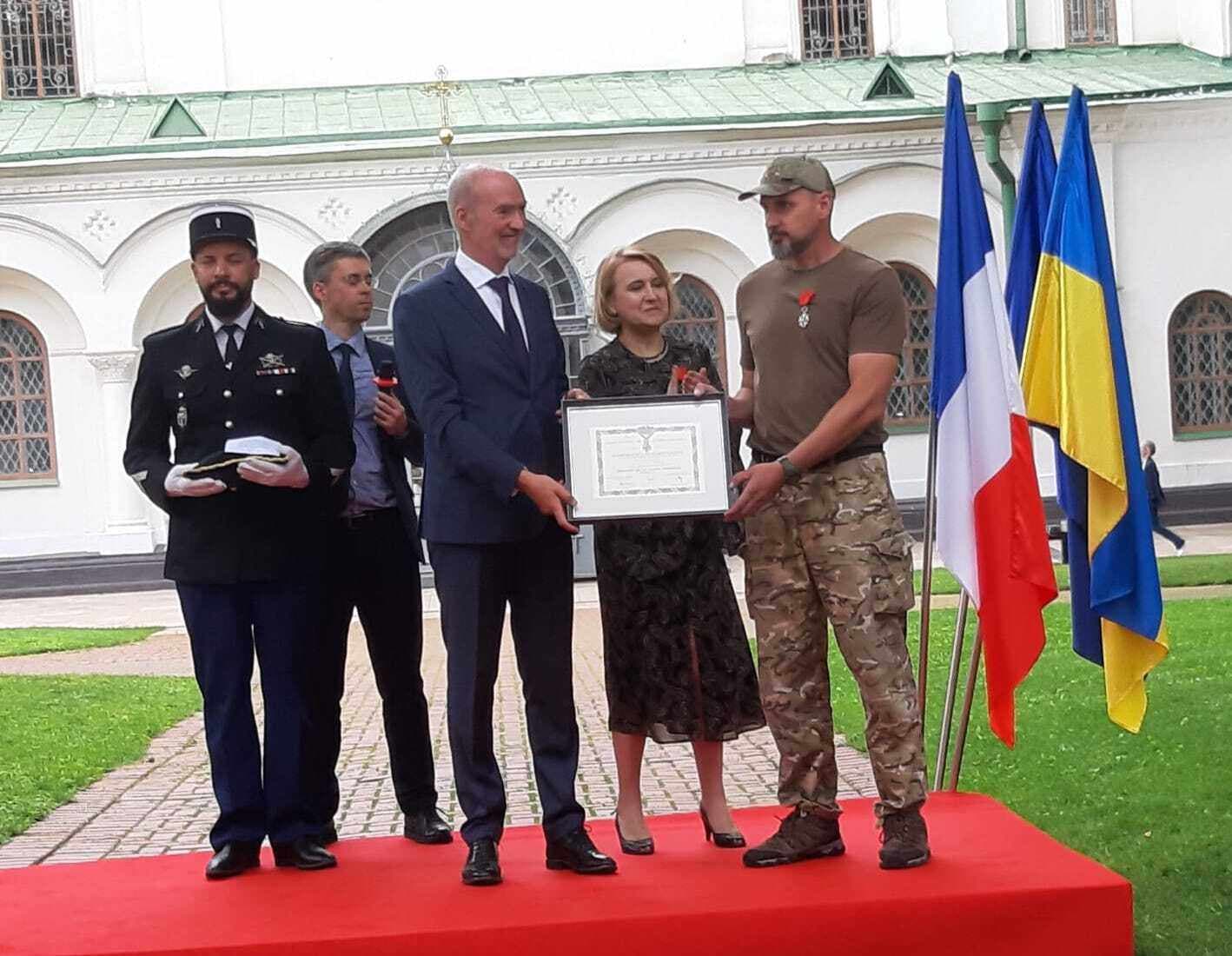 Ukrainians Oksana Zabuzhko, Oleg Sentsov awarded French Legion of Honor order