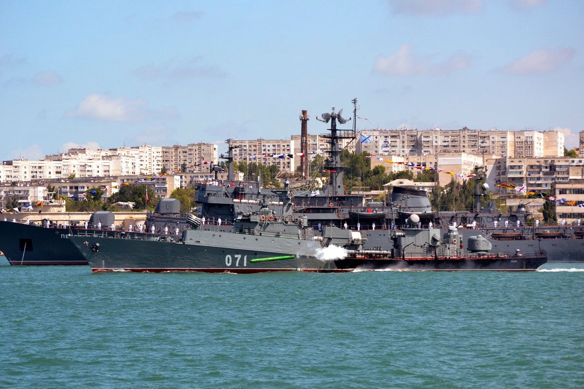Ukraine war latest: Air defense system destroyed, two ships damaged in occupied Crimea