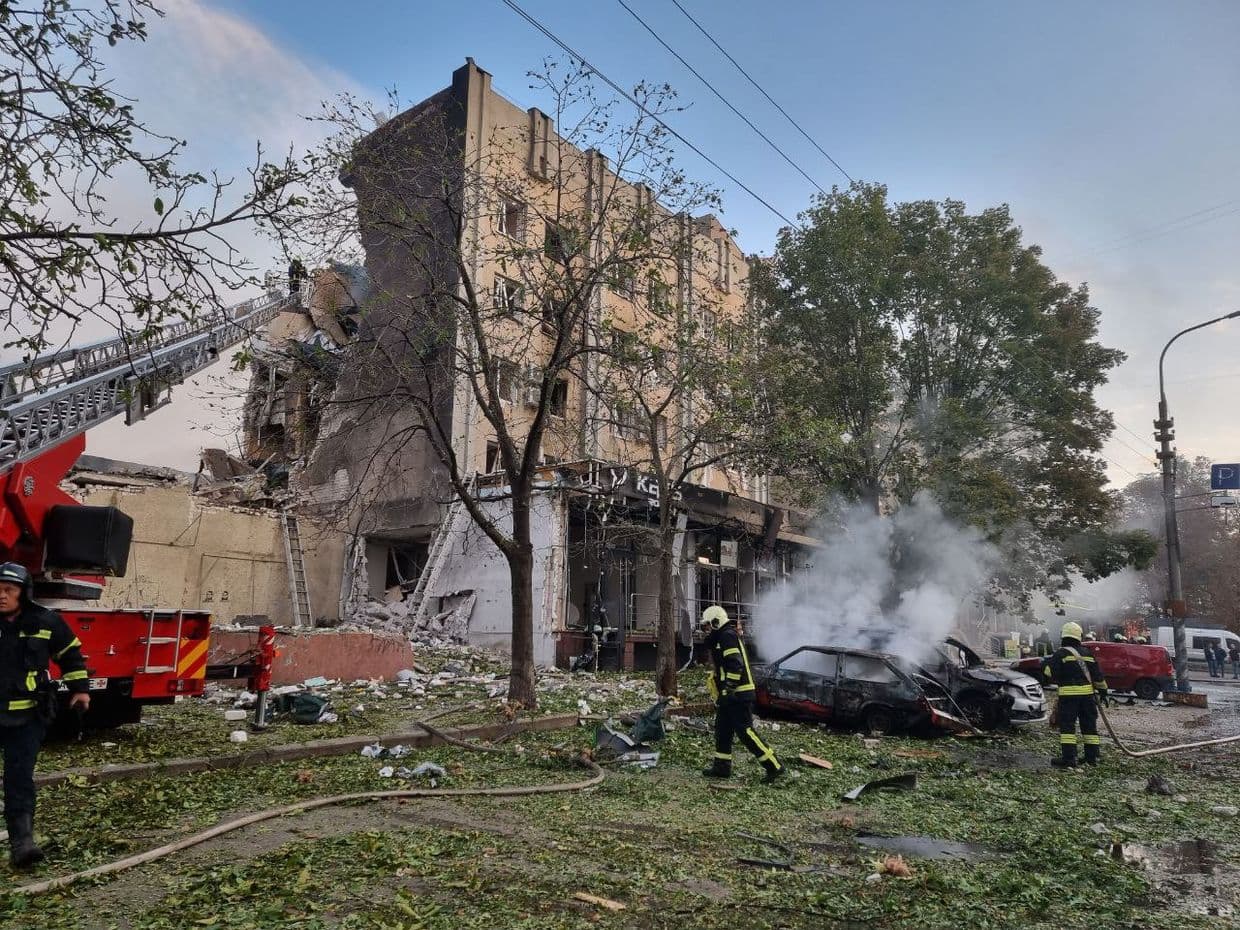 Russia launches mass wave of missile attacks, 2 killed, 26 injured