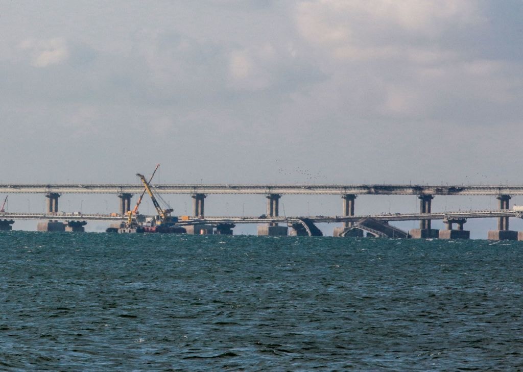 Russia reportedly fortifies Kerch Bridge in occupied Crimea