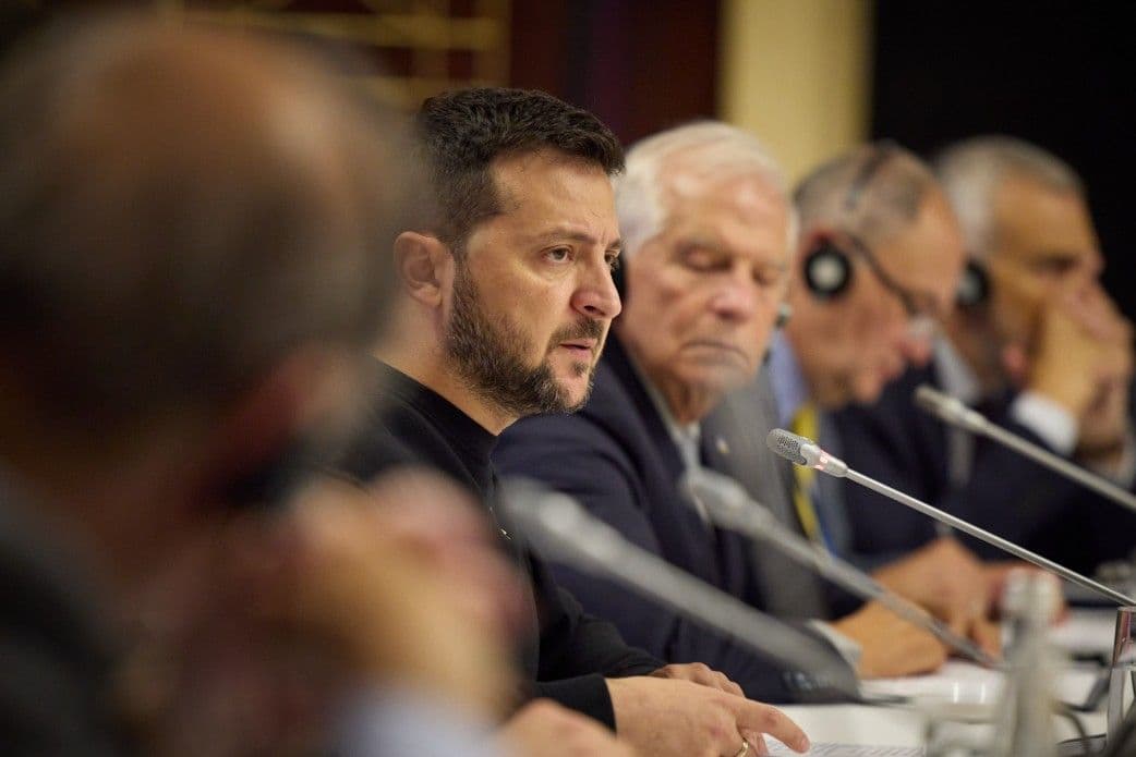 Zelensky calls for cooperation, new sanctions against Russia at EU foreign ministers meeting