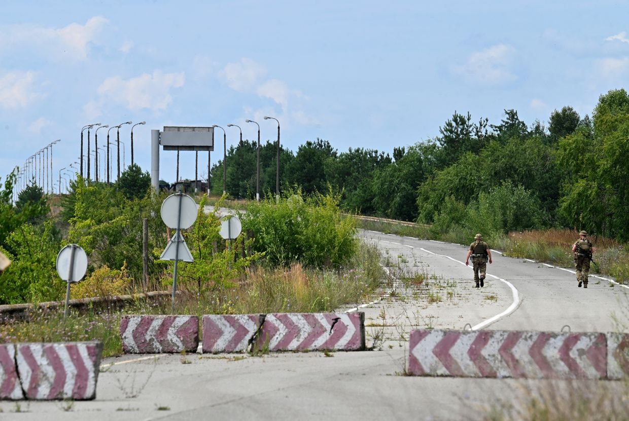 Police: Russian forces attack civilian car in Chernihiv Oblast, killing man