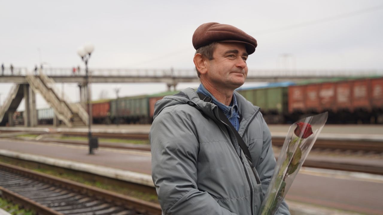 Joyful tears as Kherson welcomes first train from Kyiv after Russian occupation