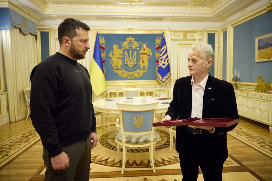 Crimean Tatar leader Dzhemilev receives Hero of Ukraine title