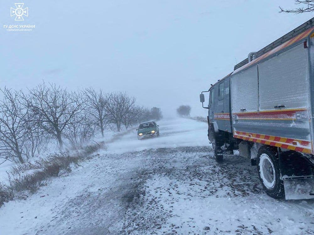 Snowstorm causes power outages in 10 regions across Ukraine