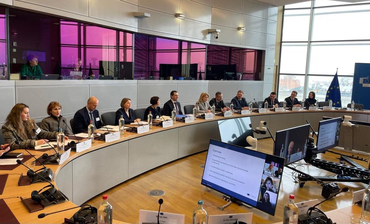 EU begins screening of Ukrainian legislation in first step toward accession talks