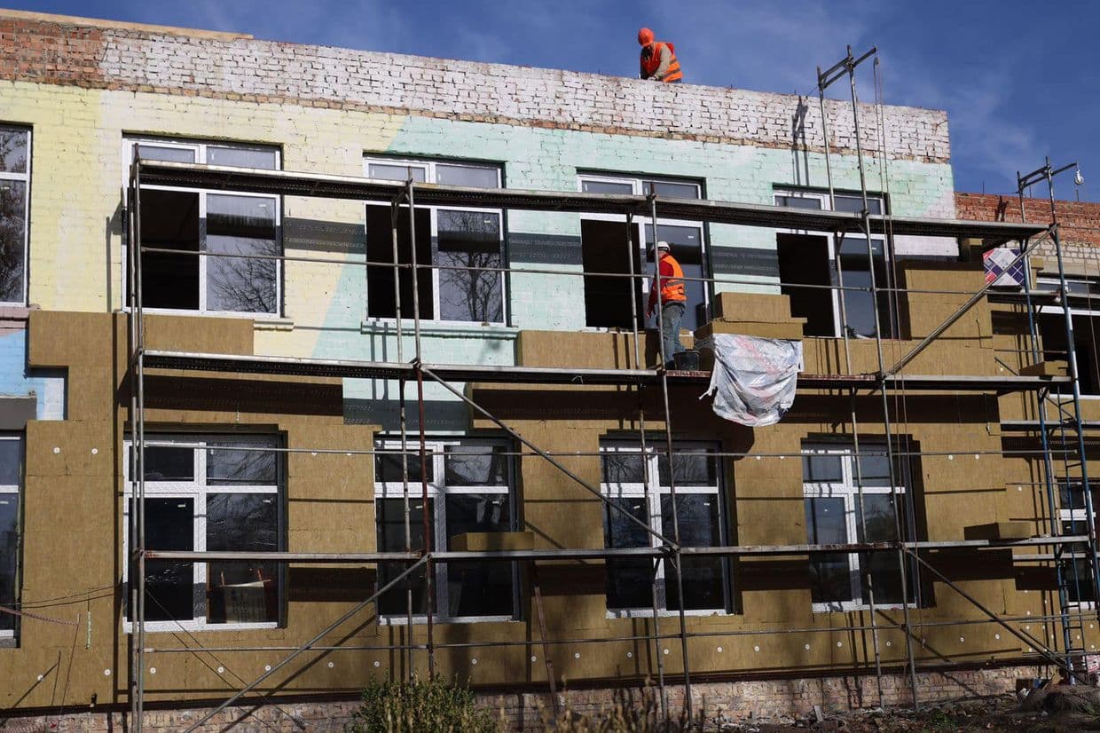 Nearly 200 schools destroyed by Russia restored in Kyiv Oblast