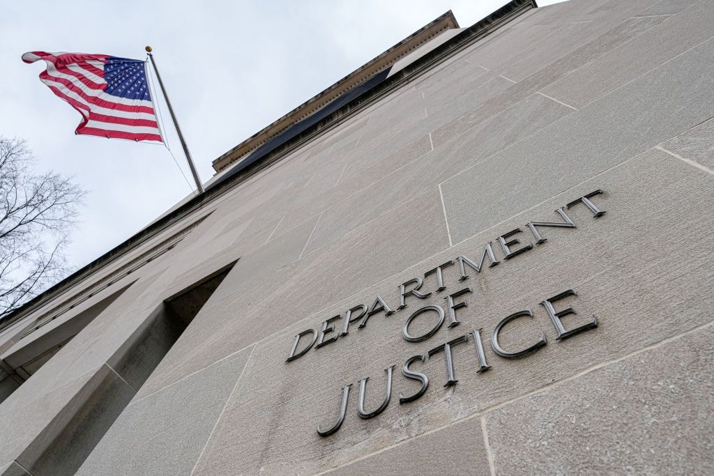 US cracks down on sanctioned Russian oligarchs