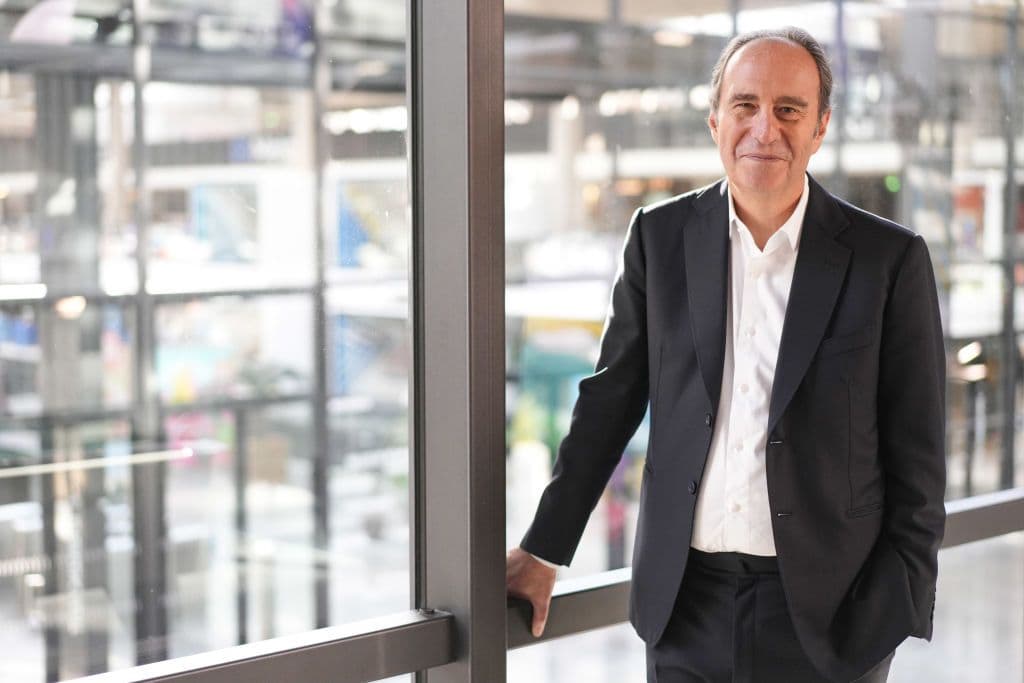 French billionaire Xavier Niel, owner of Ukraine's Lifecell, becomes Vodafone's largest shareholder