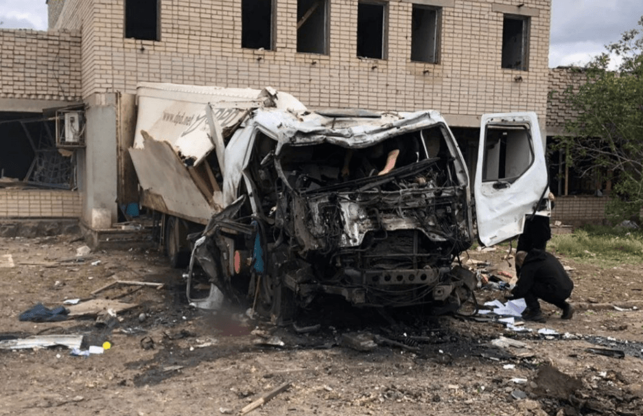 Russian attacks on Kherson, Donetsk oblasts kill 1, injure 9