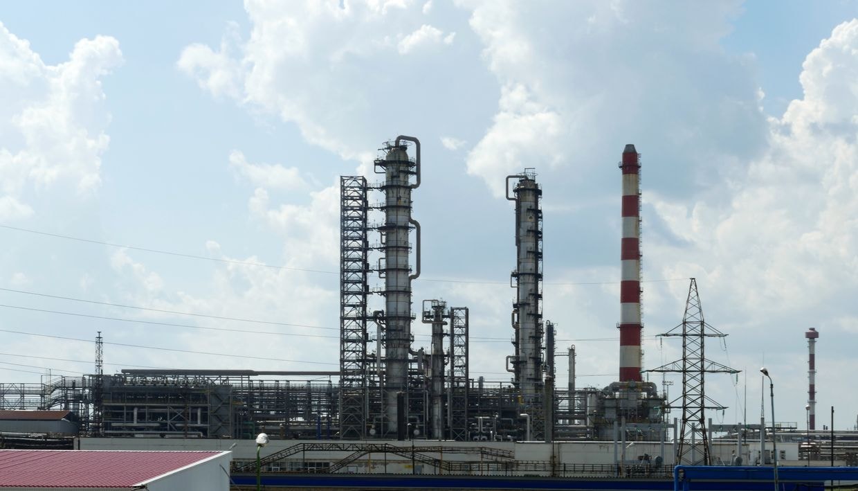 One of Russia's largest oil refineries reportedly suspends operations after Ukrainian attack