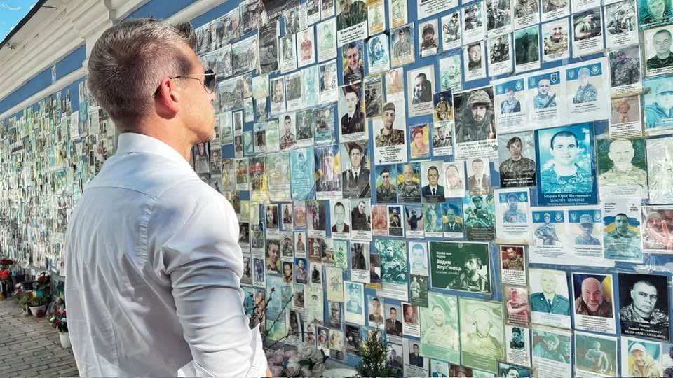 Orban's rival arrives in Kyiv days after Russian attack